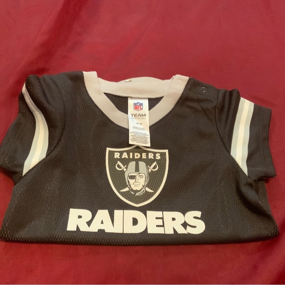 NWOT Las Vegas Raiders… baby onesie… size 18 months - Picture 3 of 5